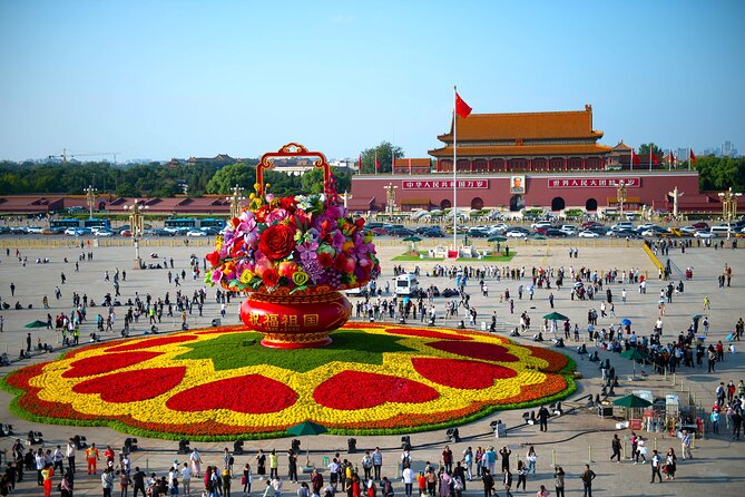 Boutique Tour: Tiananmen, Forbidden City, Mutianyu with VIP Pass - Tiananmen Square: iconic buildings and the story behind them
