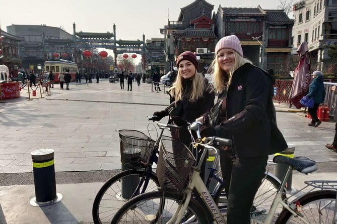 BusDa-Mutianyu Great Wall Sightseeing Full-day Bus Tours - Guide help that actually saves time, like Christina, Evelyn, and Linda