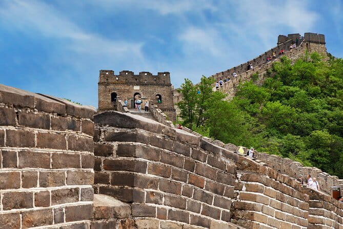 BusDa-Mutianyu Great Wall Sightseeing Full-day Bus Tours - Free shuttle bus inside Mutianyu: why it matters more than you think