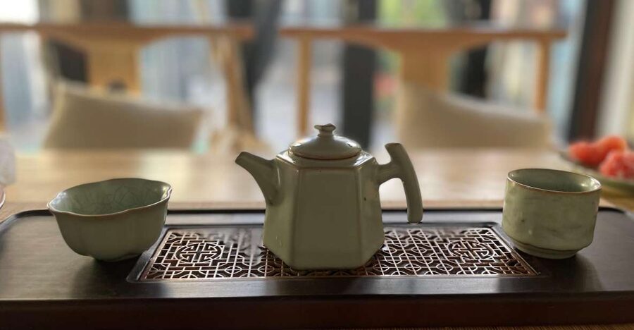 Chinese Tea ceremony in Beijing Hutong courtyard - Getting to Bayi Teahouse near the east gate: timing that actually works