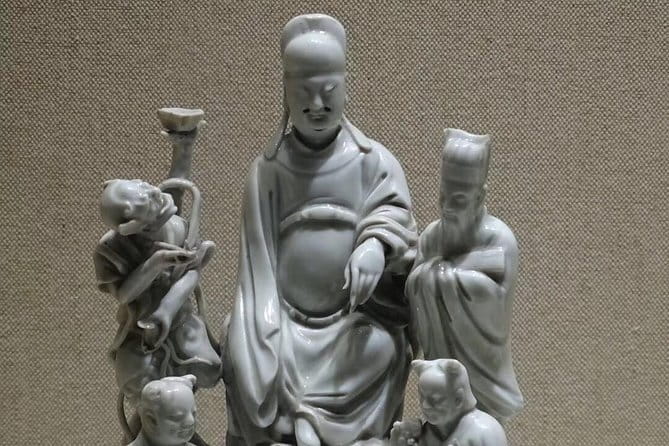 Full-Day Private Tour Panjiayuan Antique Market and Beijing Capital Museum - Lunch and timing: making the 8 hours feel workable