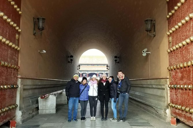 Great Wall & Forbidden City Layover Small Group Tour (9AM-5PM) - Getting started: pick-up at Terminal 3 Starbucks and the visa-free help
