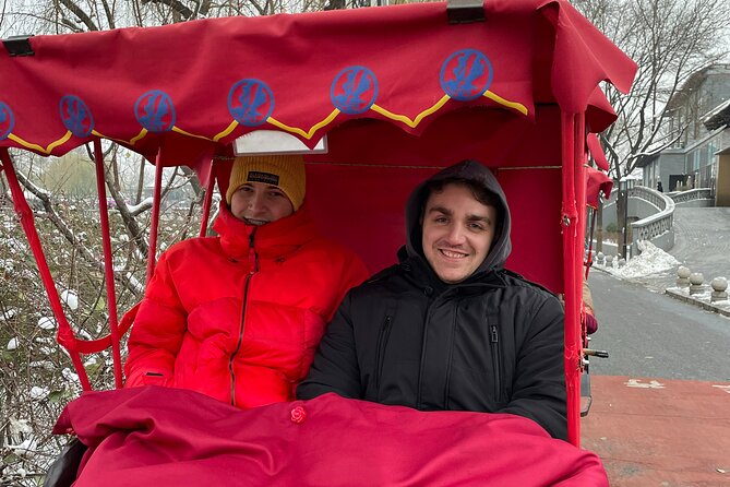 Great Wall & Old City Hutong Join In Group Layover Tour (9AM-5PM) - Hutong time by rickshaw: Shichahai and Yandaixiejie Street