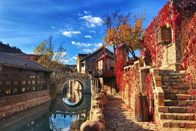 Gubei Water Town and Simatai Great Wall Private Day Tour - Gubei Water Town: courtyard strolls by the lake and photo bridges