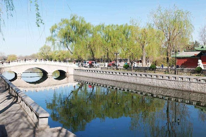 Houhai Hutong Tour: Rickshaw + Prince Gong & Soong Residences - Why Shichahai Hutongs Feel Like a Different Beijing