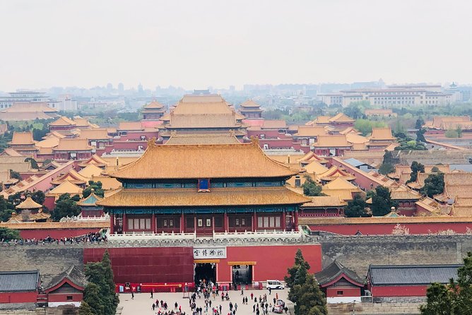 Jingshan Park Tour - Hou Hai Back Lakes: Hutong Texture and Nightlife Energy