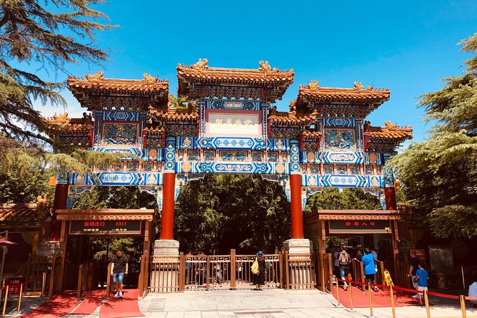 Lama Temple, Hutong and Silk & Pearl Market Private Day Tour - Pearl Market at Hongqiao: What to Expect in an Hour of Shopping