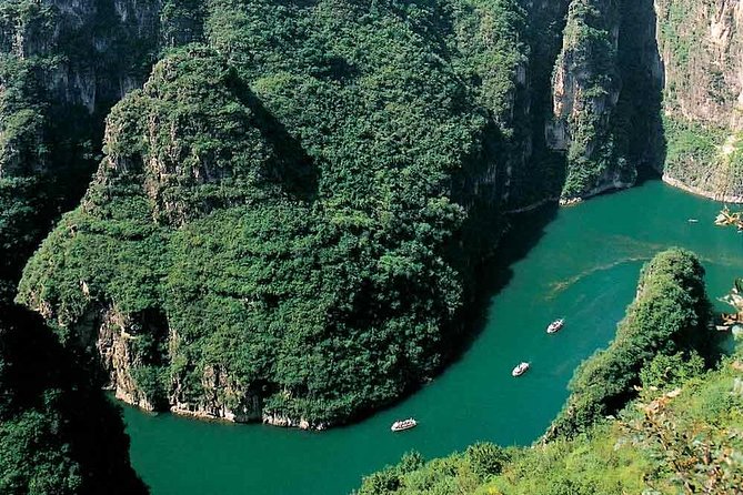 Longqingxia Gorge Cruise and Guyaju Cave Dwellings Private Day Tour - Quick hits before you go