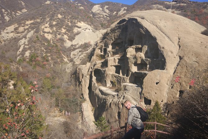 Longqingxia Gorge Cruise and Guyaju Cave Dwellings Private Day Tour - Lunch at a farmer’s house: why it feels more authentic