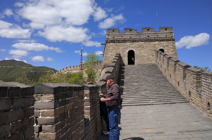Mini Group: Half-Day Great Wall at Mutianyu Hiking Tour - Cable car vs chairlift vs hiking: choose your effort level