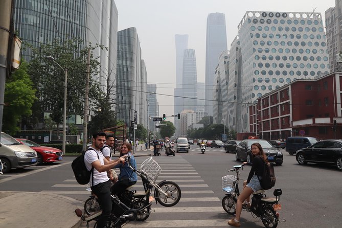 Modern Beijing Discovery by Bike - Stop 1: Galaxy SOHO and the Hutong Courtyard Mashup (15 minutes)