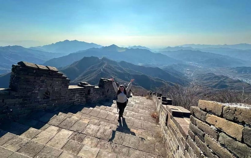 Mutianyu Great Wall 5-KM Guided Hike with Uphill Cable Car - Getting there from Dongzhimen: the day starts easy