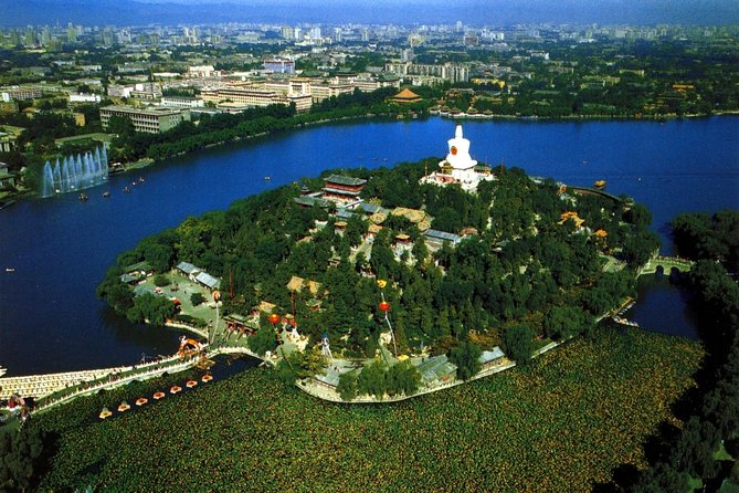 Private Beijing Jingshan Hill, Beihai, and Hutongs with Imperial Lunch/Dinner - A Private Day That Moves Like a Plan, Not a Sprint