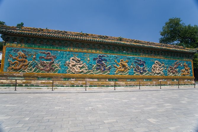 Private Beijing Jingshan Hill, Beihai, and Hutongs with Imperial Lunch/Dinner - Beihai Park: Imperial Gardens with White Dagoba, Nine Dragon Screen, and Tuancheng