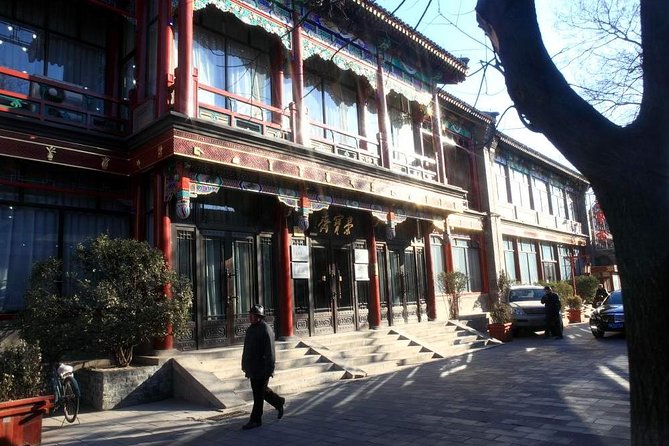Private Beijing Markets Tour with Tea Tasting at Hongqiao Pearl Market - Panjiayuan Flea Market: antiques, knock-offs, and real finds under one roof