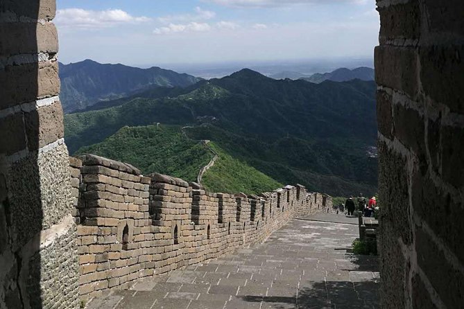 Private Half-Day Mutianyu Great Wall Tour including Round Way Cable Car or Toboggan - Getting to Mutianyu: your hotel door to the Great Wall gate