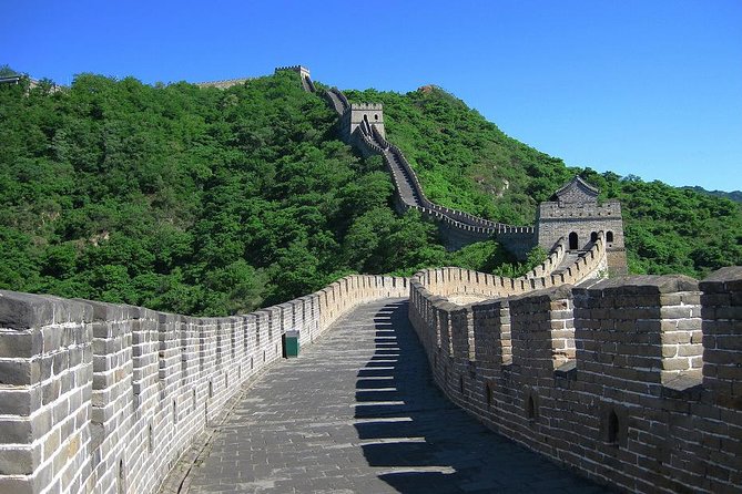 Private Huanghuacheng Great Wall Hiking Tour from Beijing with Local Tasty lunch - The hike: from 50 concrete steps to wall viewpoints
