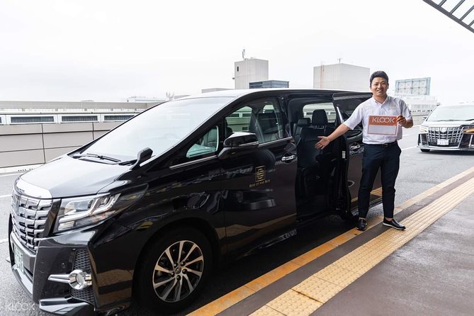 Private Round-Trip Transfer between Airport and Hotel - Meeting Your Driver in the Arrivals Hall