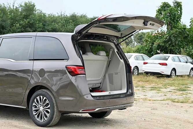 Private Transfer for Beijing Airport PEK or PKX - Flight-Tracked Pickup at Beijing PEK or PKX