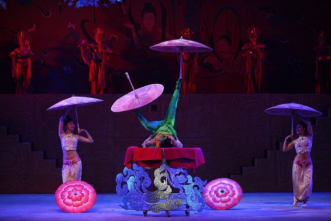 Red Theatre Beijing Acrobatic Show Tickets Official Booking - Red Theatre Beijing: a small venue with big focus