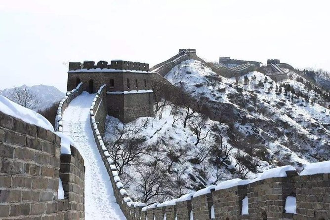 Round-Trip Private Transfer from Your hotel in Beijing to Great wall at Mutianyu - Entrance Office Help: Tickets, Toilets, and the First Decisions