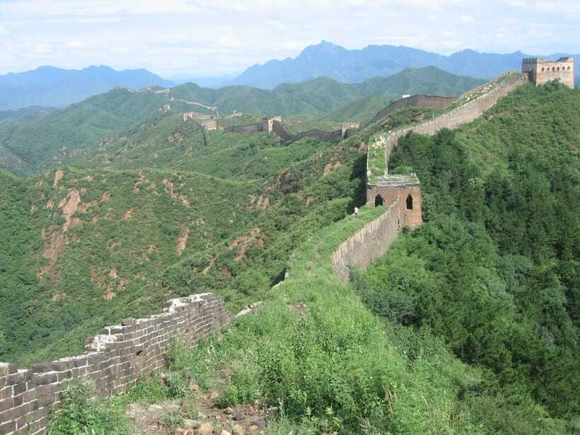 Self-guided challenging hiking from Jinshanling to Gubeikou - Coiling Dragon Hill to the finish: easier terrain, big “almost to yourself” energy