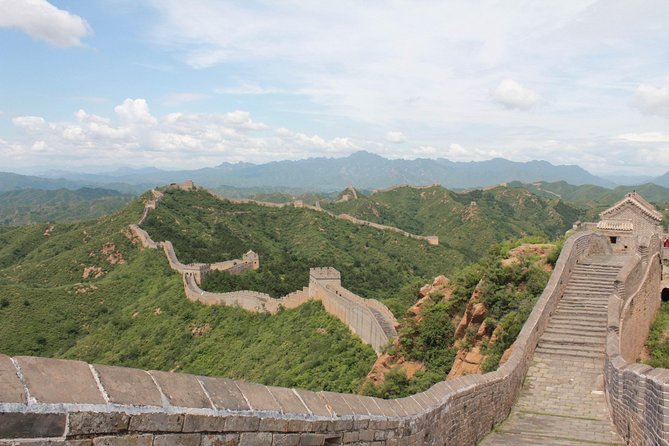 Simatai Great Wall & Gubei Water Town Private Trip English Driver - Gubei Water Town: The Downshift Between Wall Sections