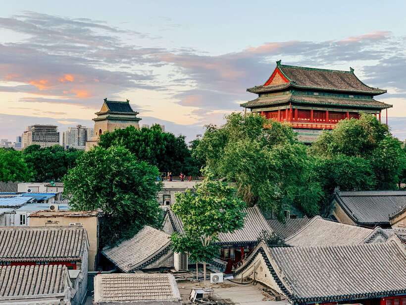 Summer Palace, Hutongs and Temple of Heaven Tour - Hutongs Near Drum Tower and Houhai: Shichahai, Yandai Byway, and Old Streets on Foot