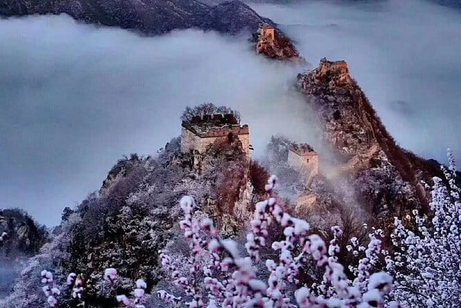 VIP Hiking Adventure Tour for Jiankou Great Wall - The steep-to-scenic route toward Zhengbeilou Tower